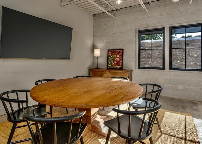 Meeting House Boutique Hotel